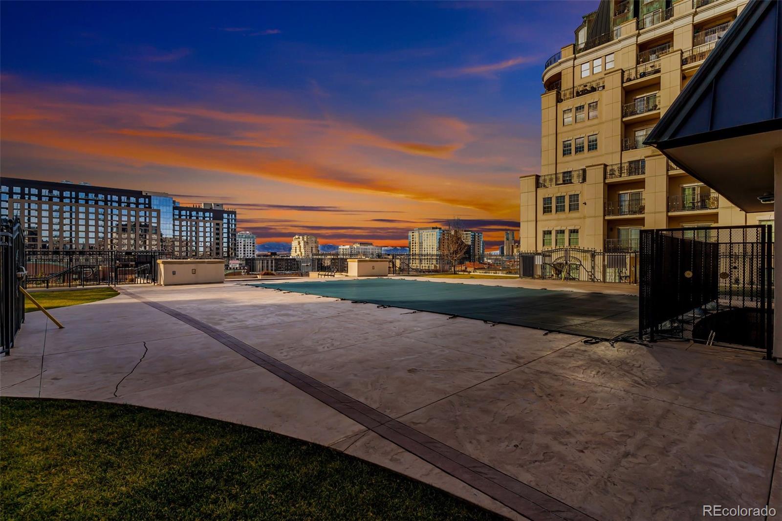 925 N Lincoln Street Unit: 4G