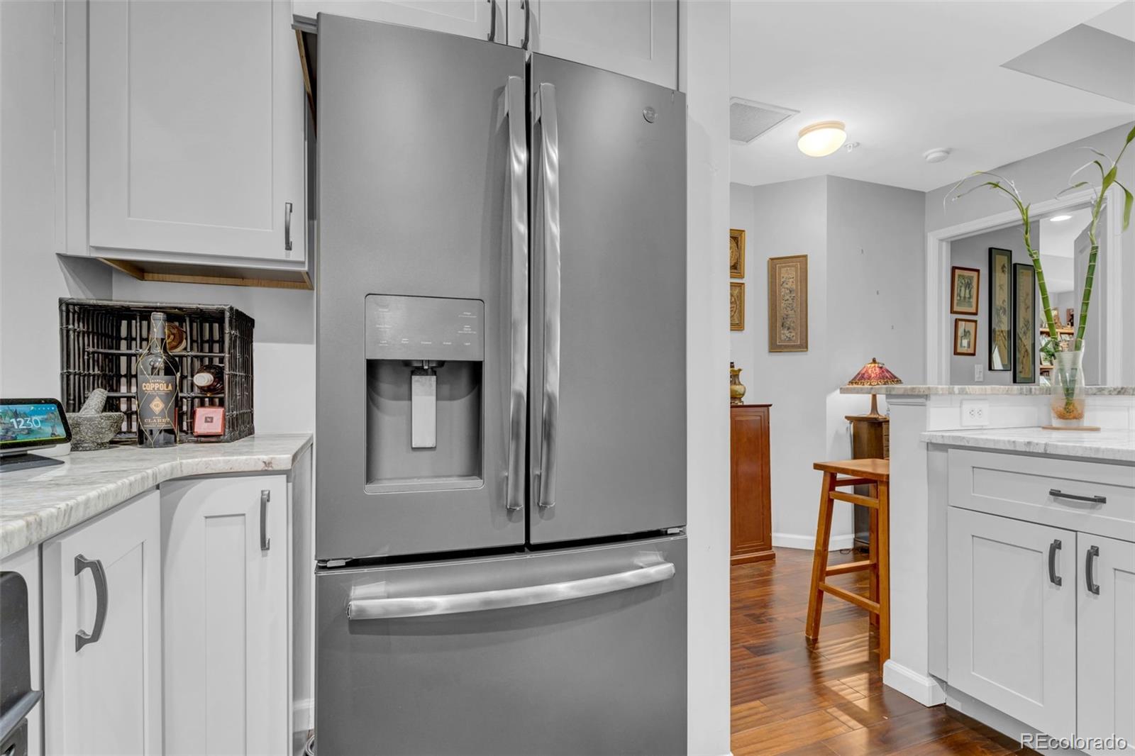 925 N Lincoln Street Unit: 4G