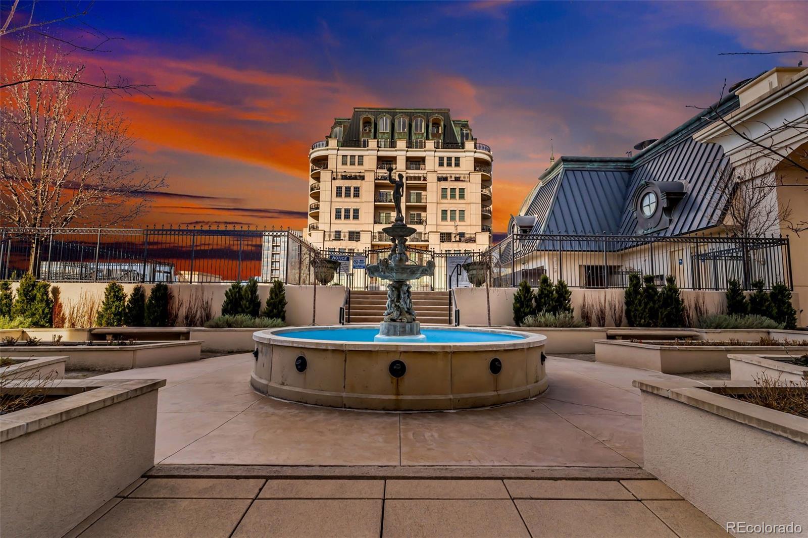 925 N Lincoln Street Unit: 4G