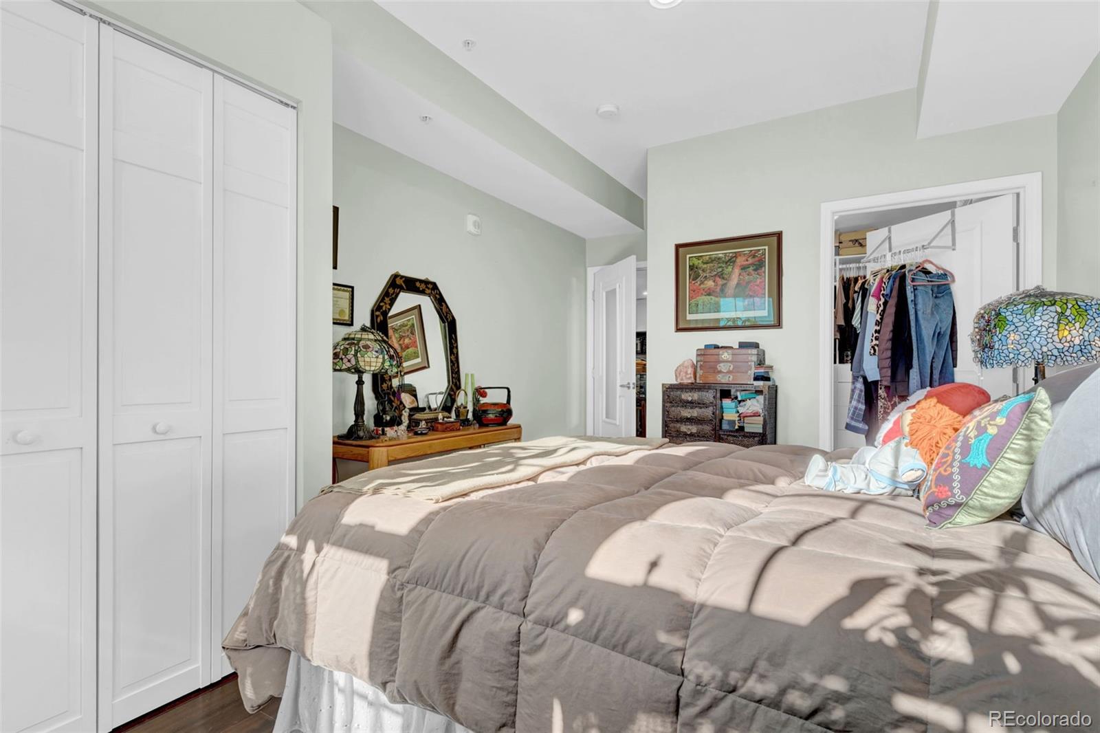 925 N Lincoln Street Unit: 4G