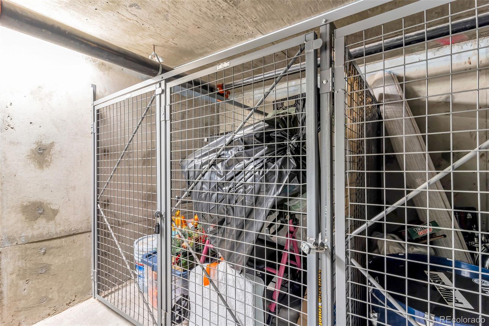 925 N Lincoln Street Unit: 4G