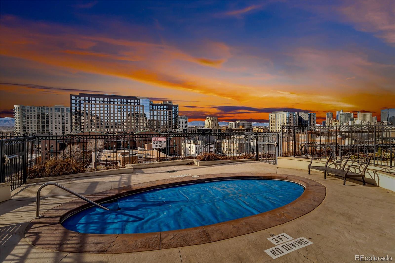 925 N Lincoln Street Unit: 4G