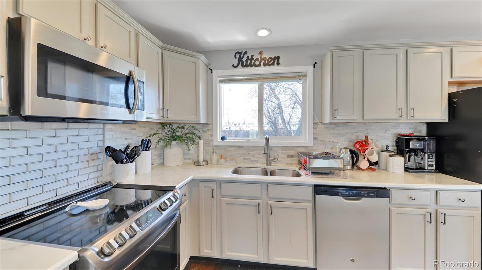 1860 W 104th Place