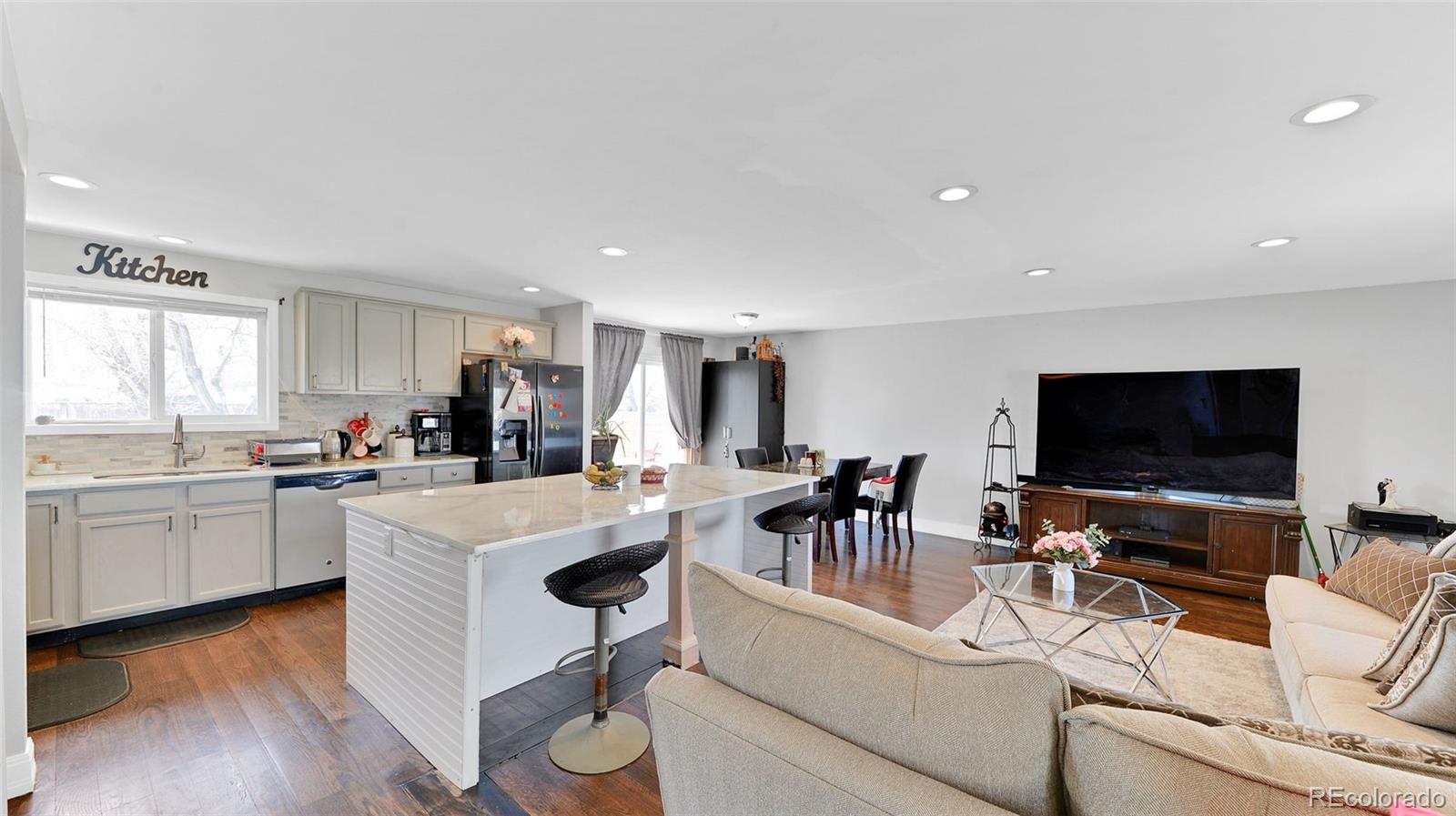 1860 W 104th Place