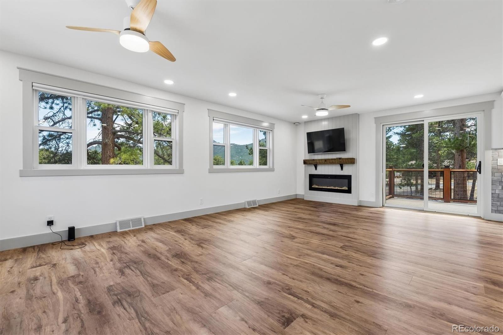 909 Village Green Lane