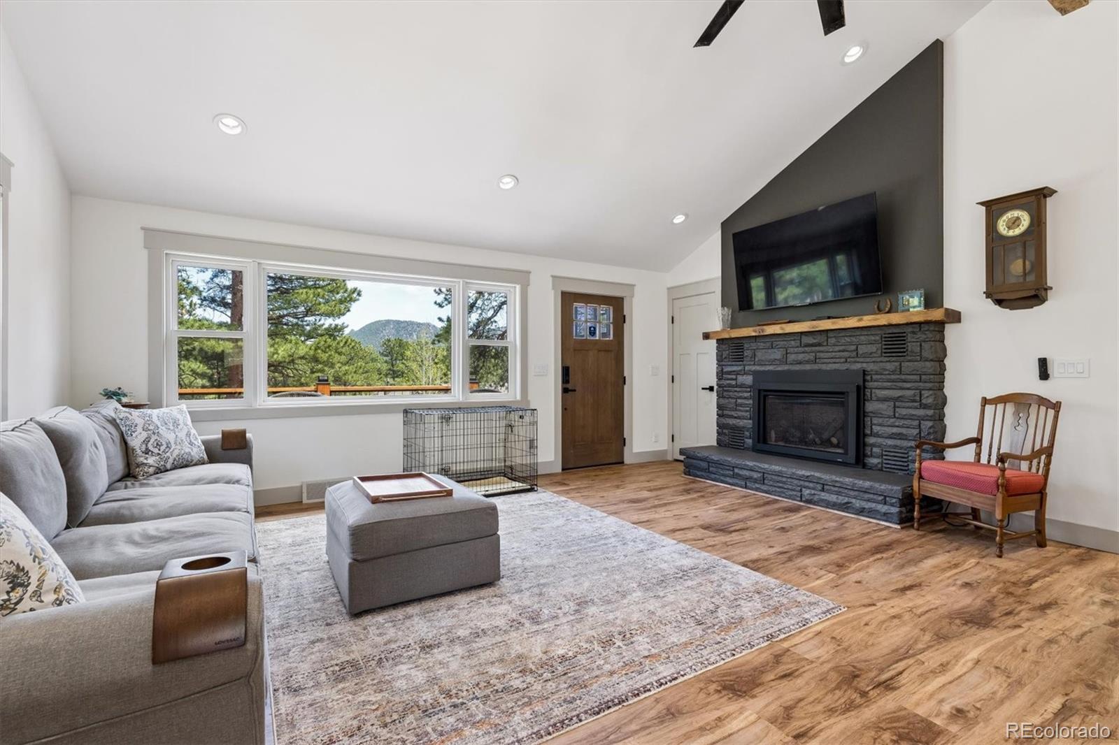 909 Village Green Lane