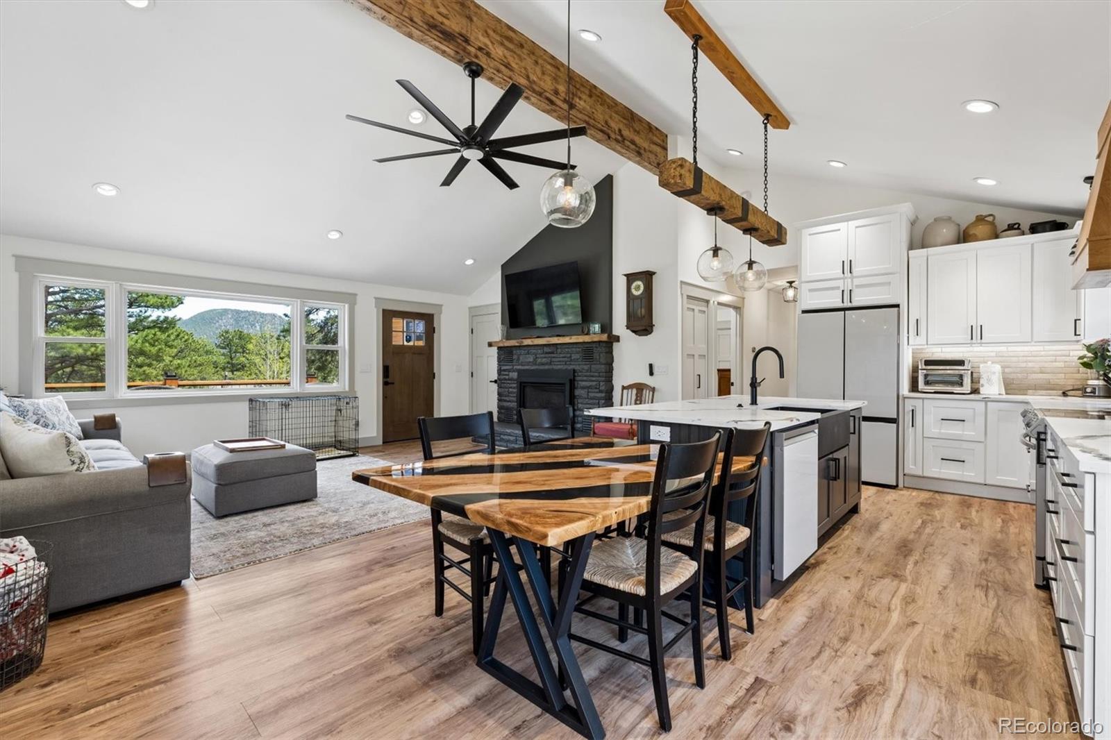 909 Village Green Lane