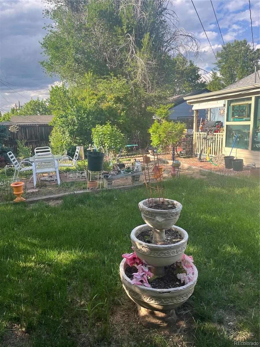 3353 S Forest Street S