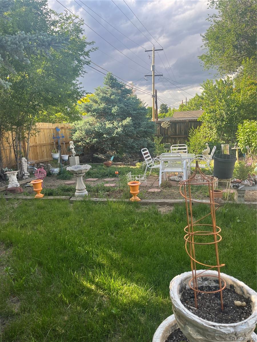 3353 S Forest Street S