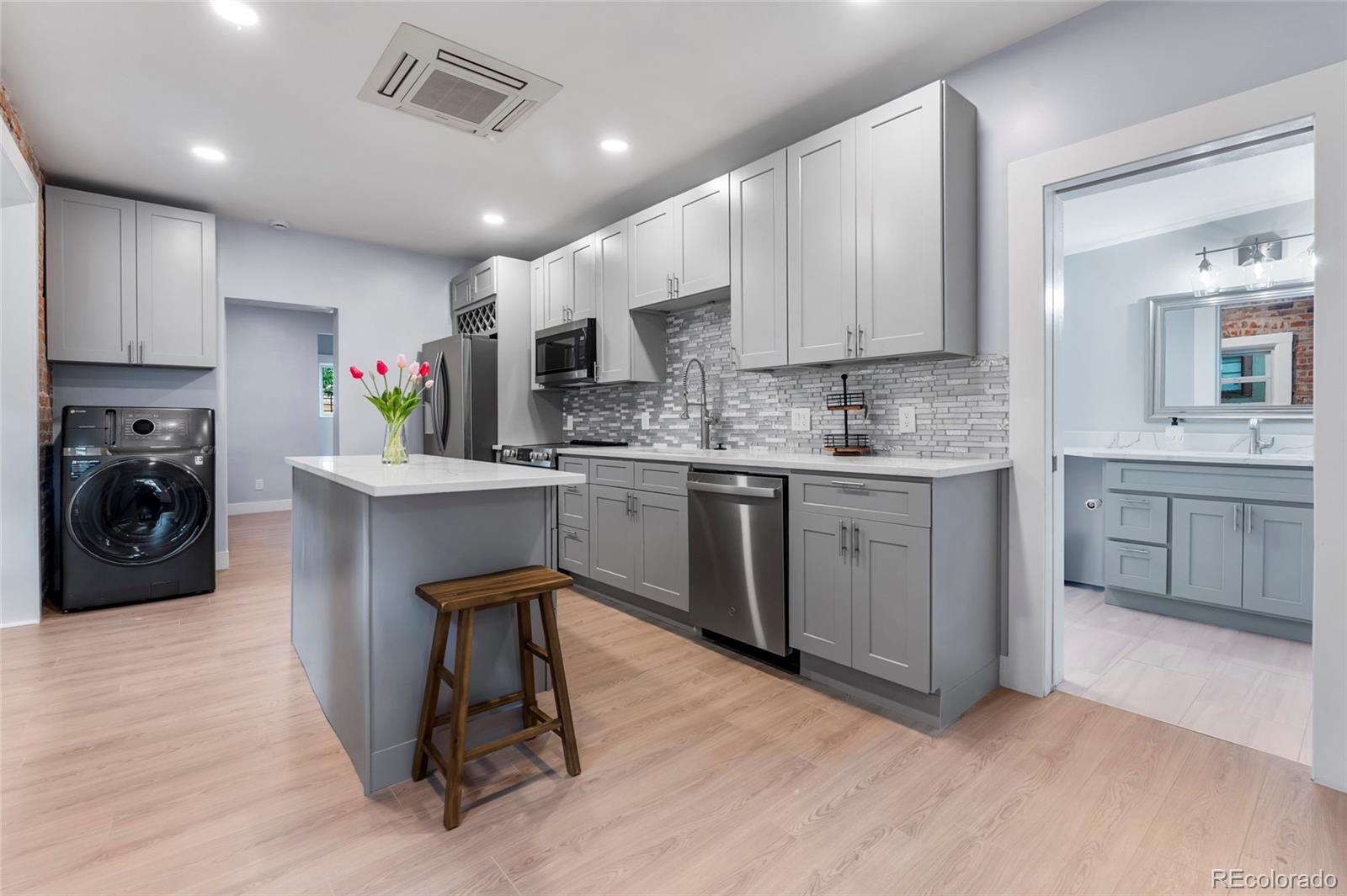 2737 N Marion Street