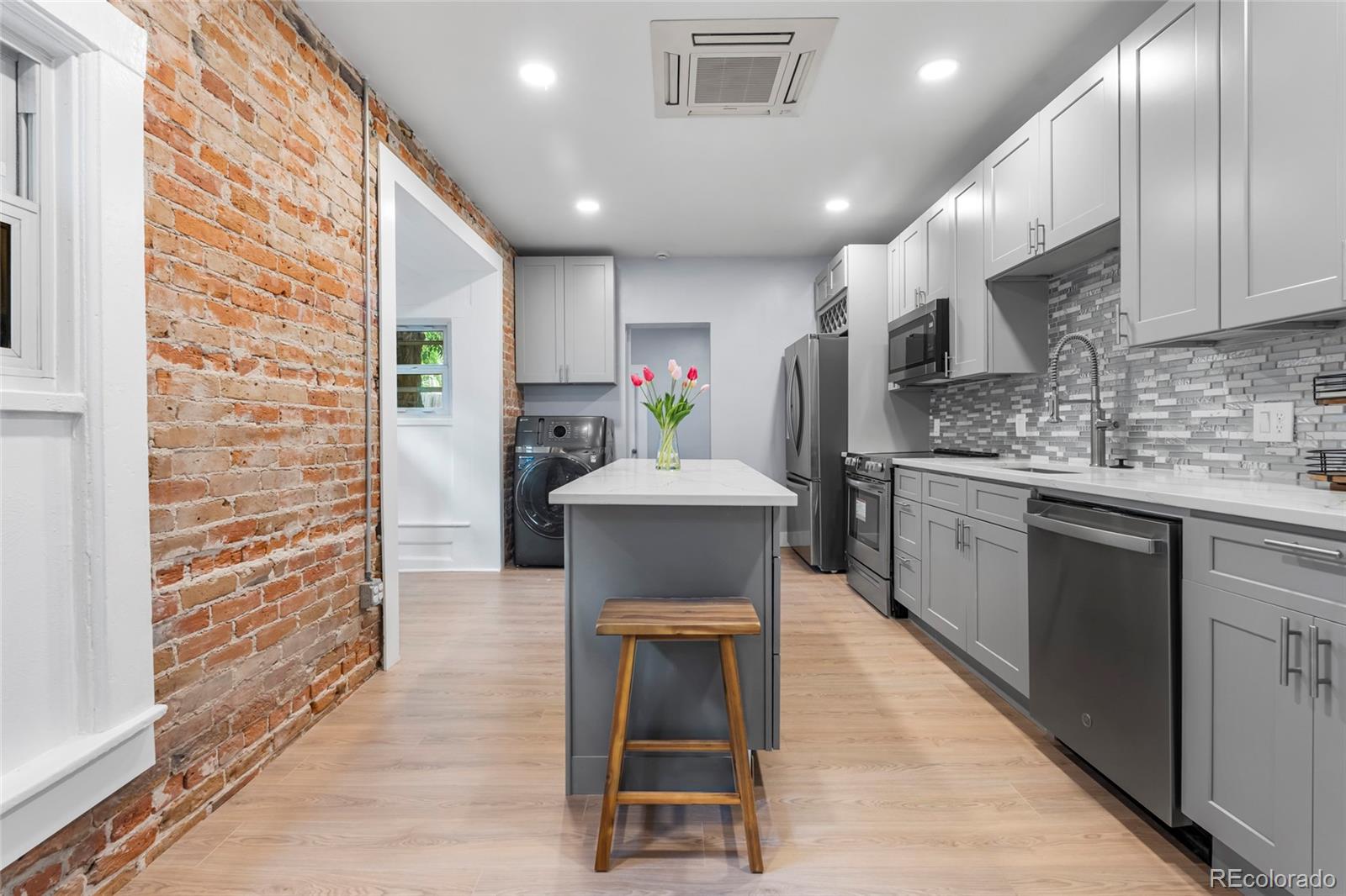 2737 N Marion Street