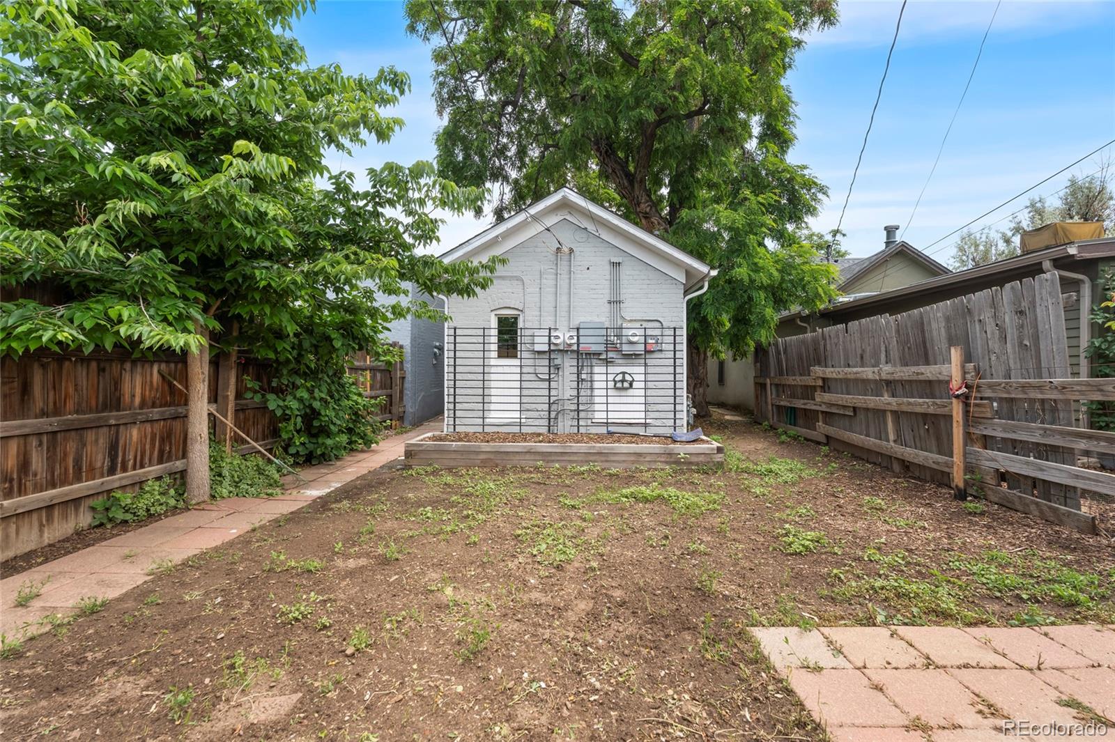 2737 N Marion Street