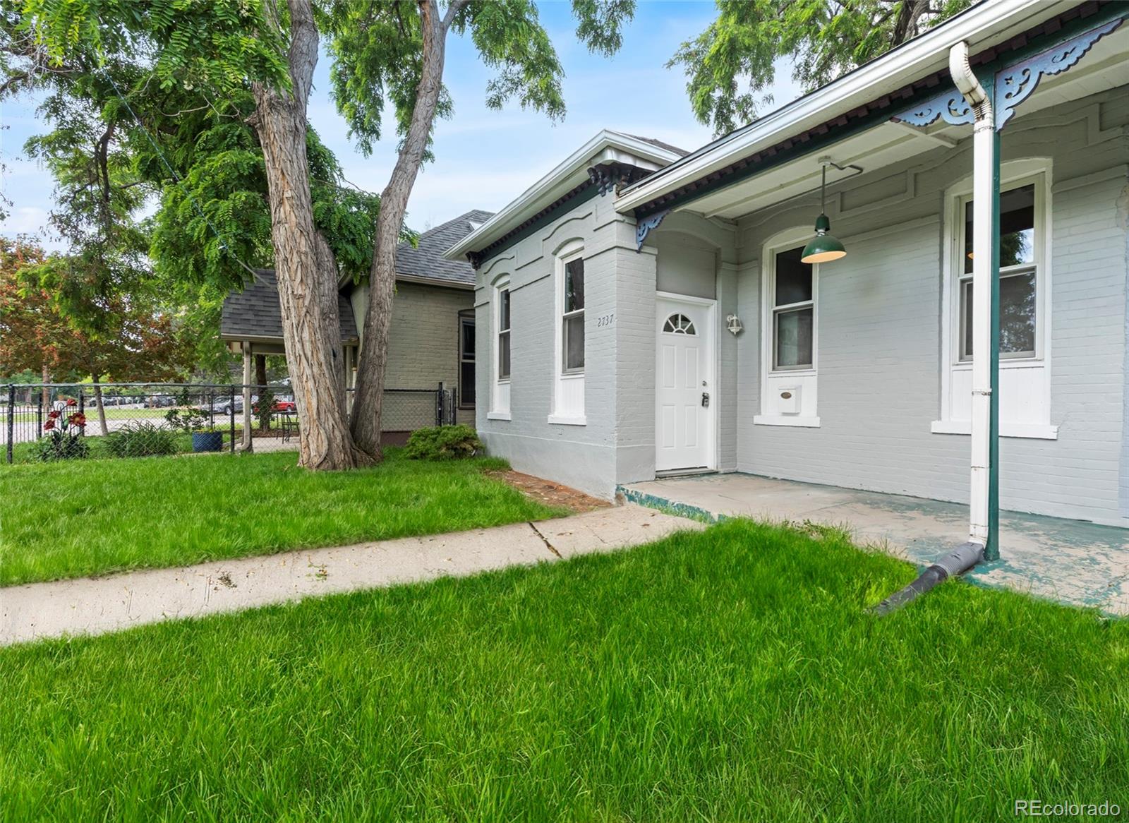 2737 N Marion Street