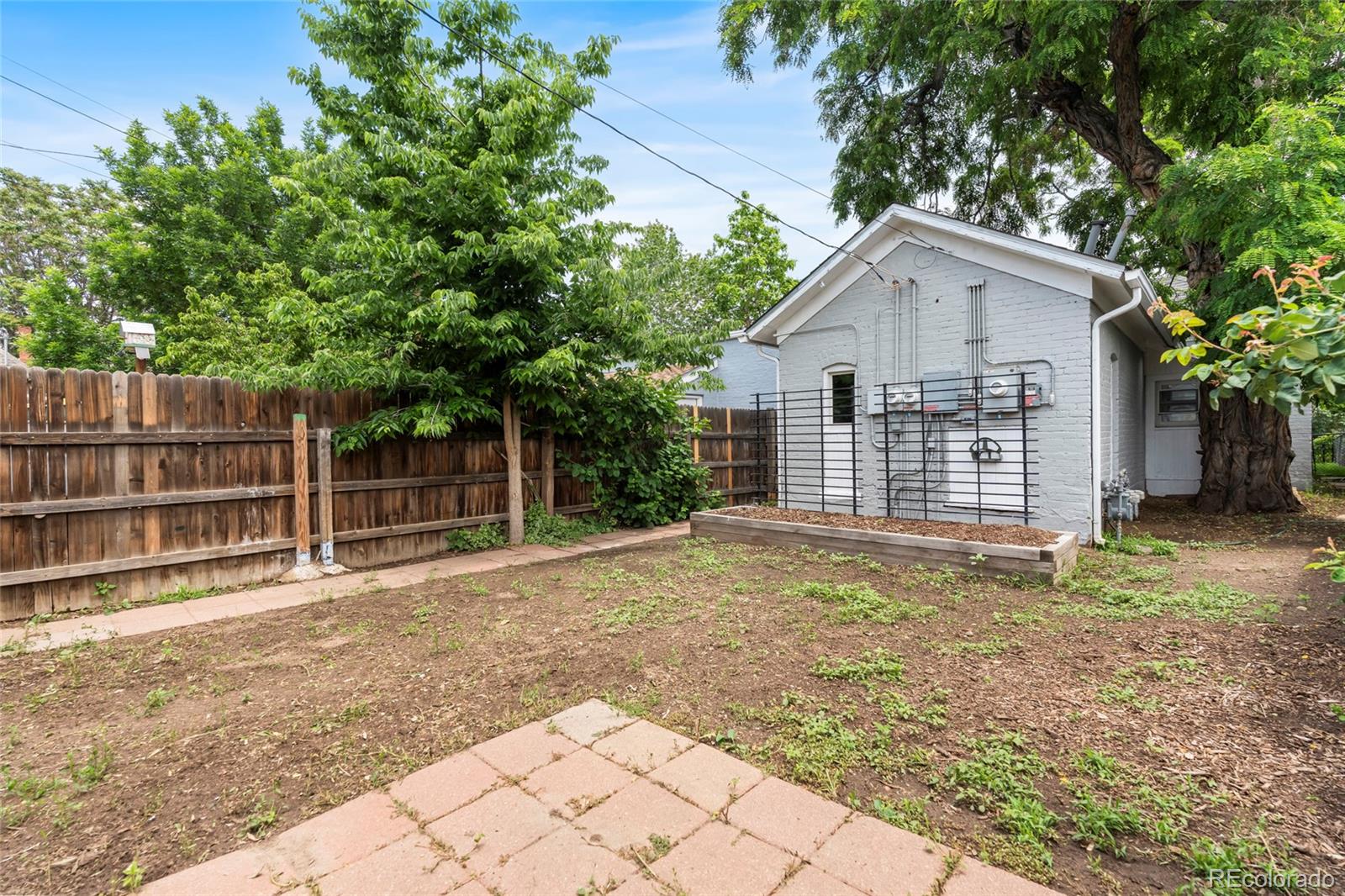 2737 N Marion Street