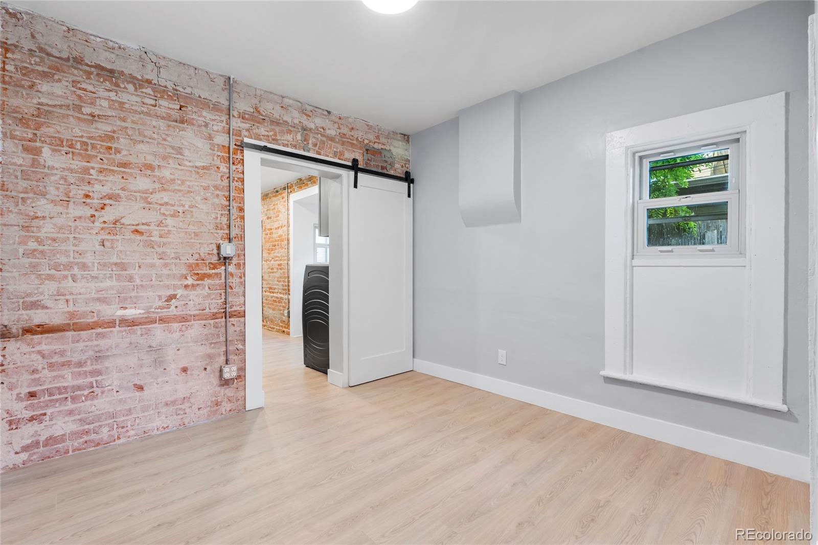 2737 N Marion Street