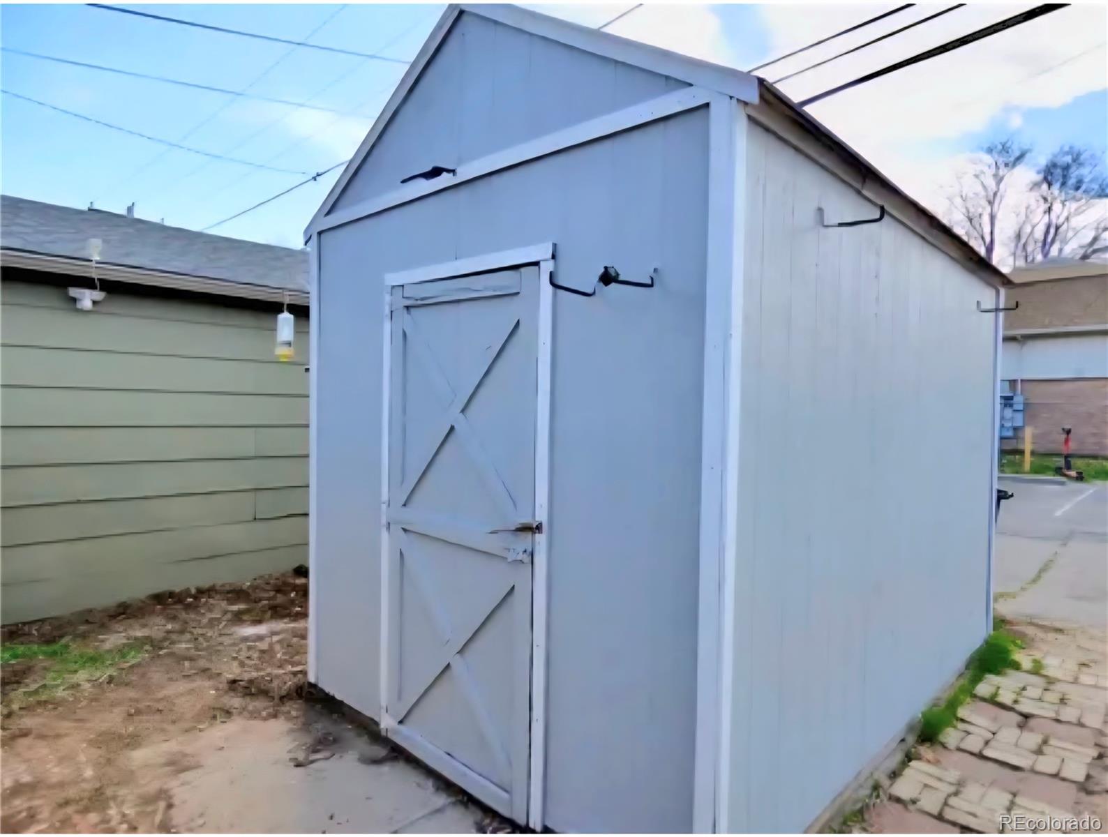 2737 N Marion Street