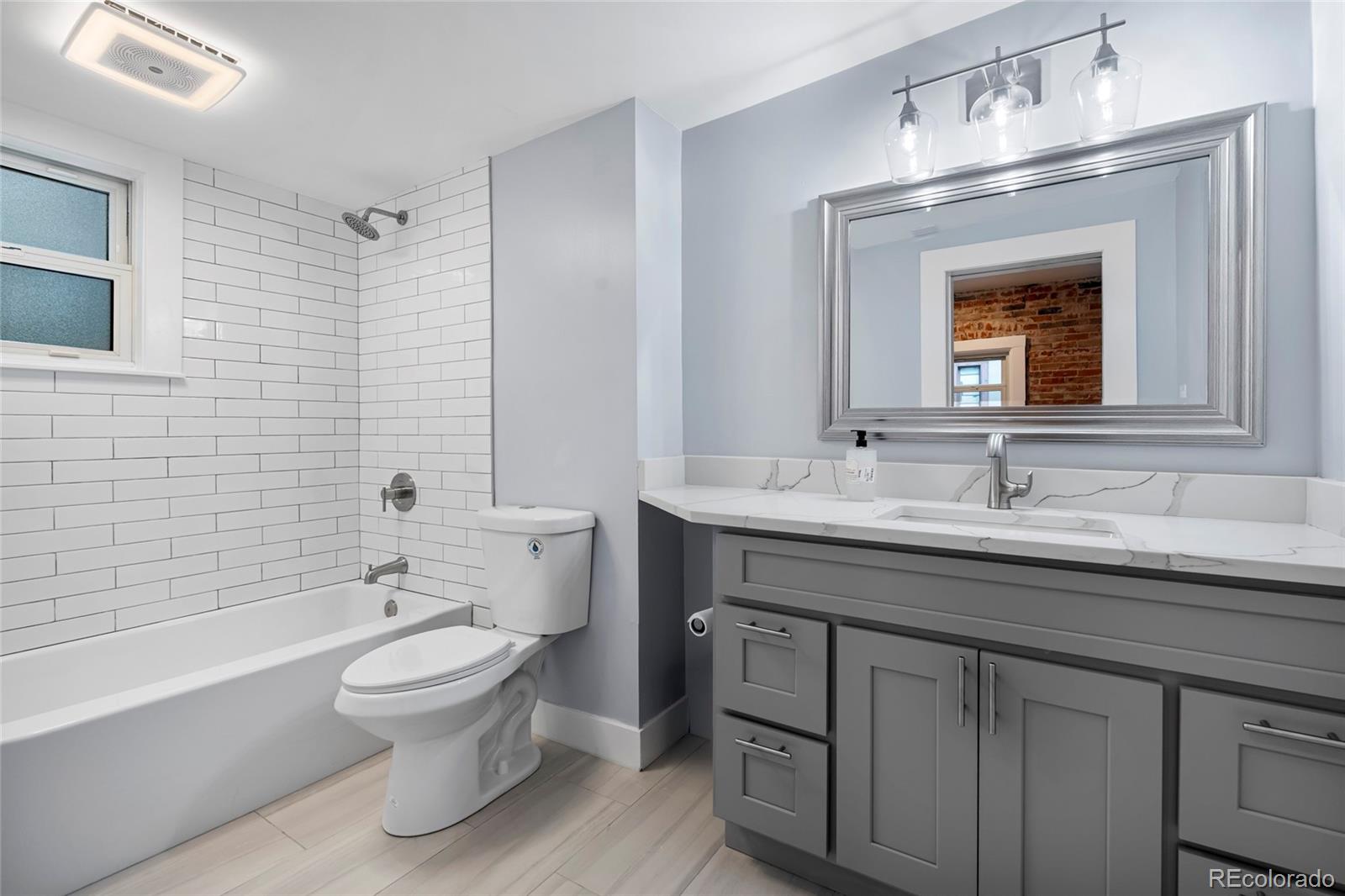 2737 N Marion Street