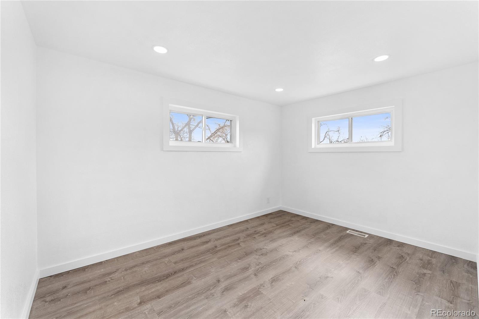 1121 Ruth Drive