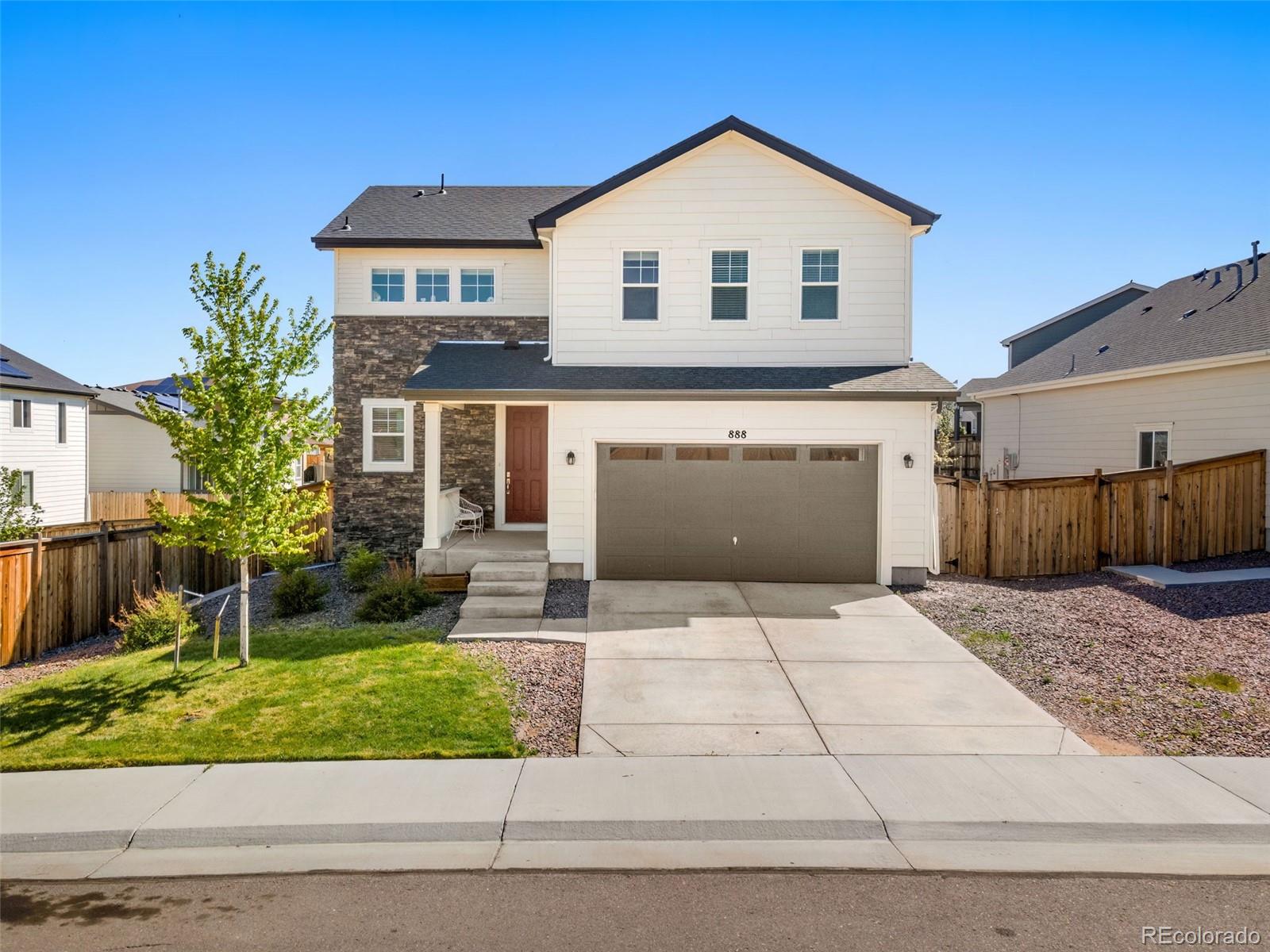 888 N Undergrove Way