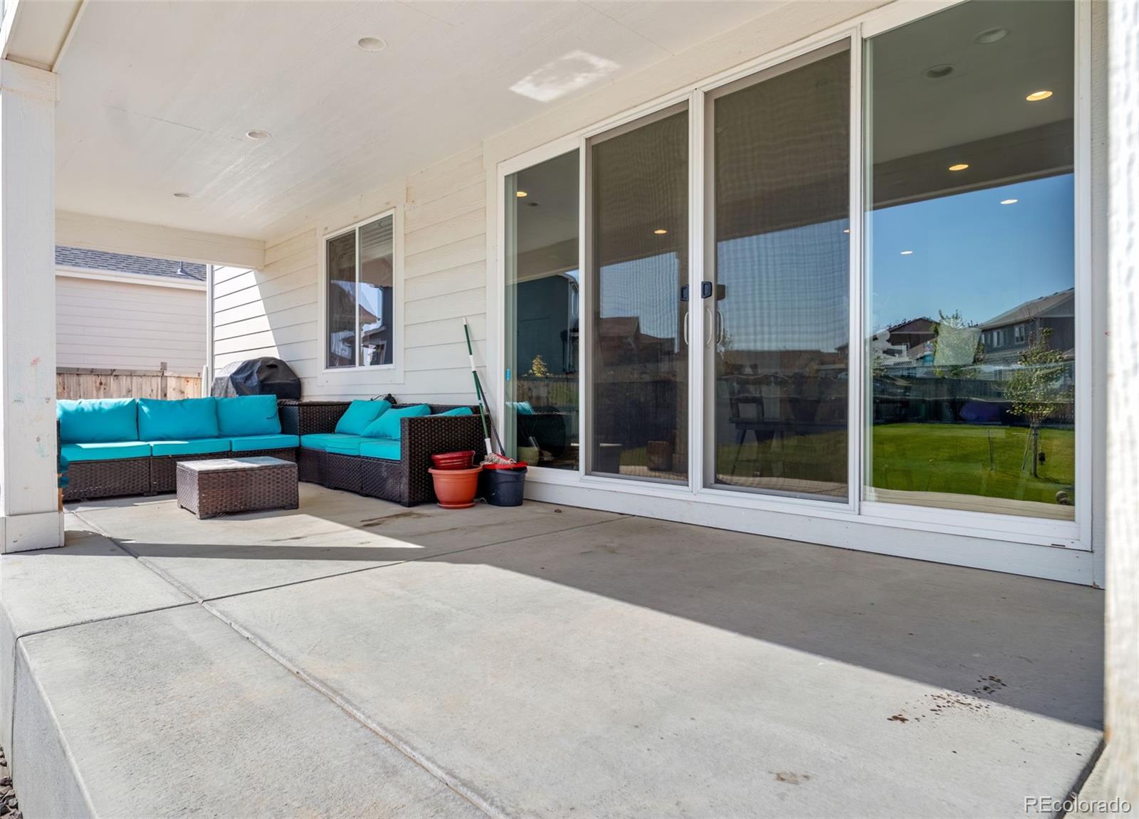 888 N Undergrove Way