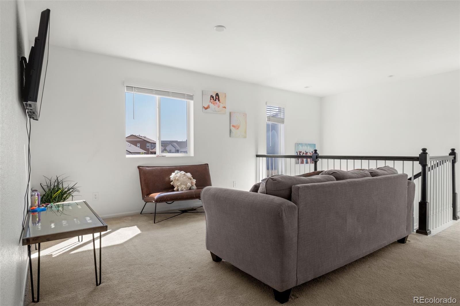 888 N Undergrove Way