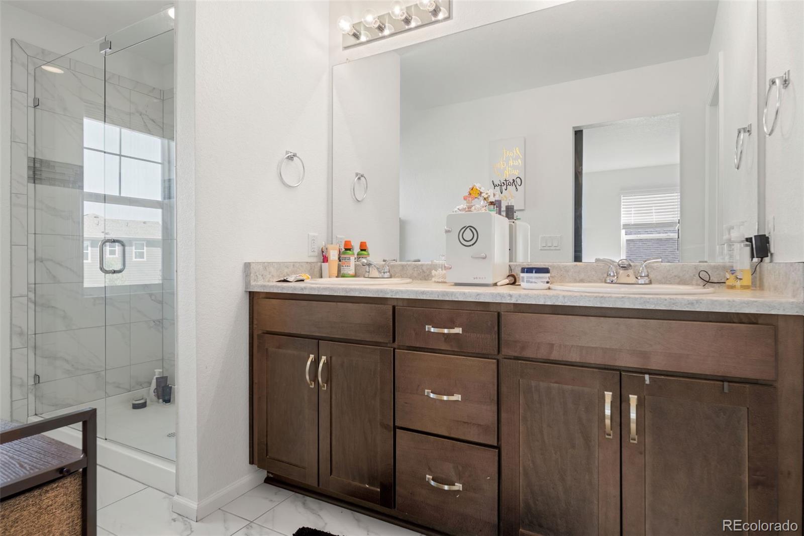 888 N Undergrove Way