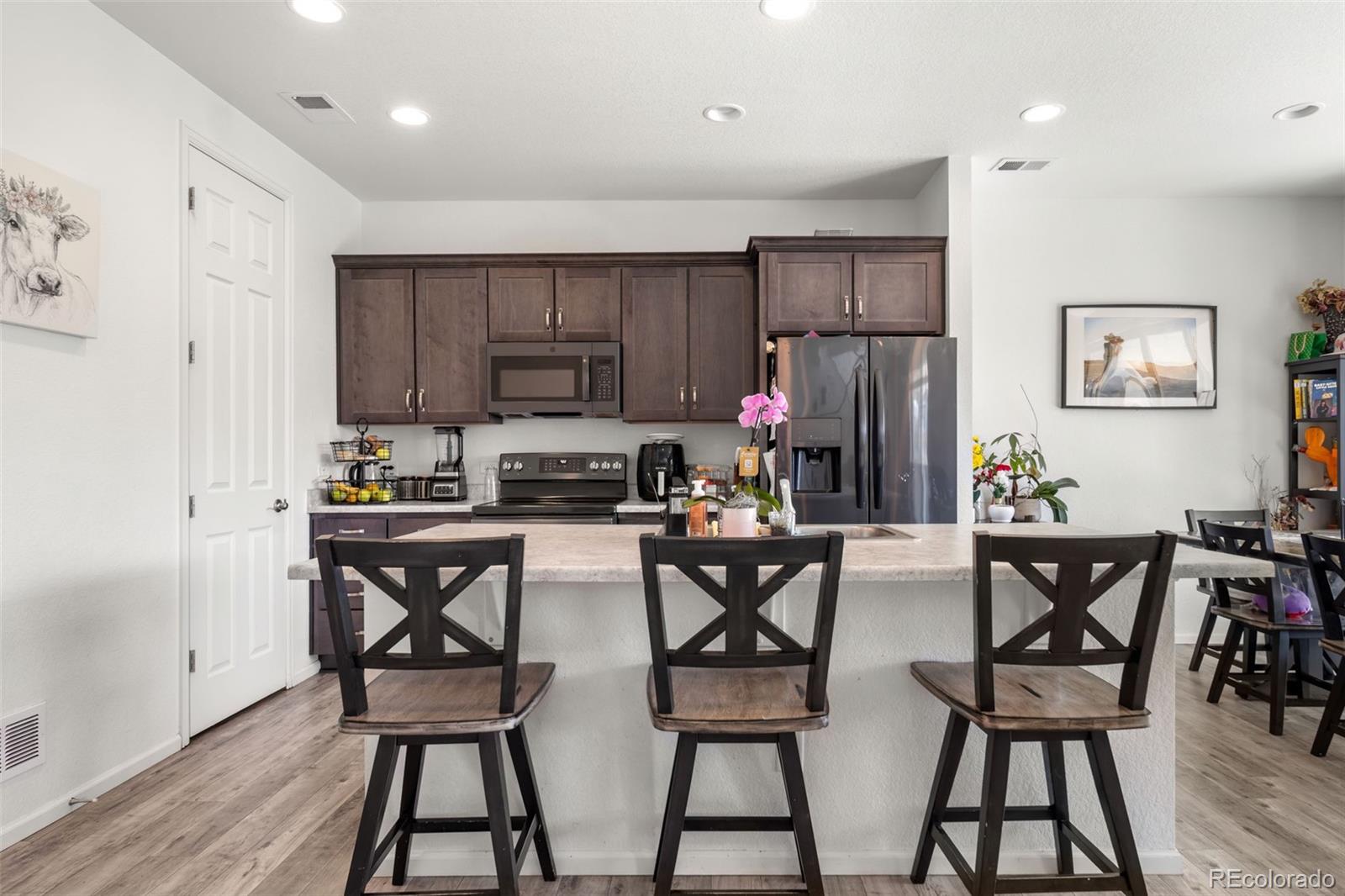 888 N Undergrove Way