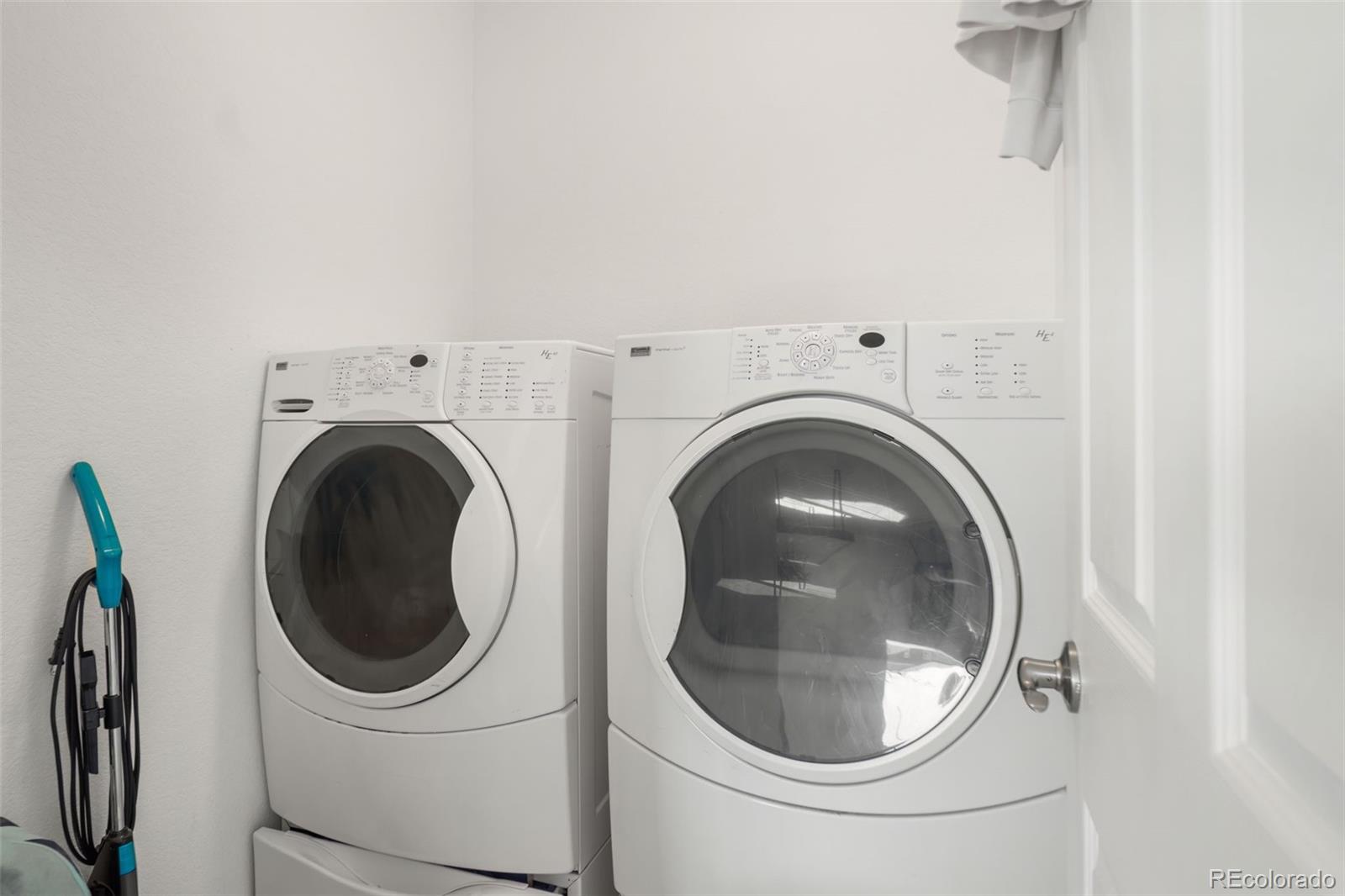 888 N Undergrove Way