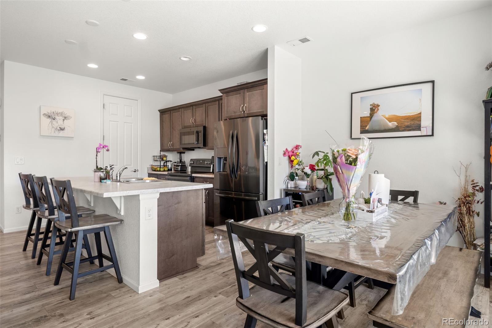 888 N Undergrove Way