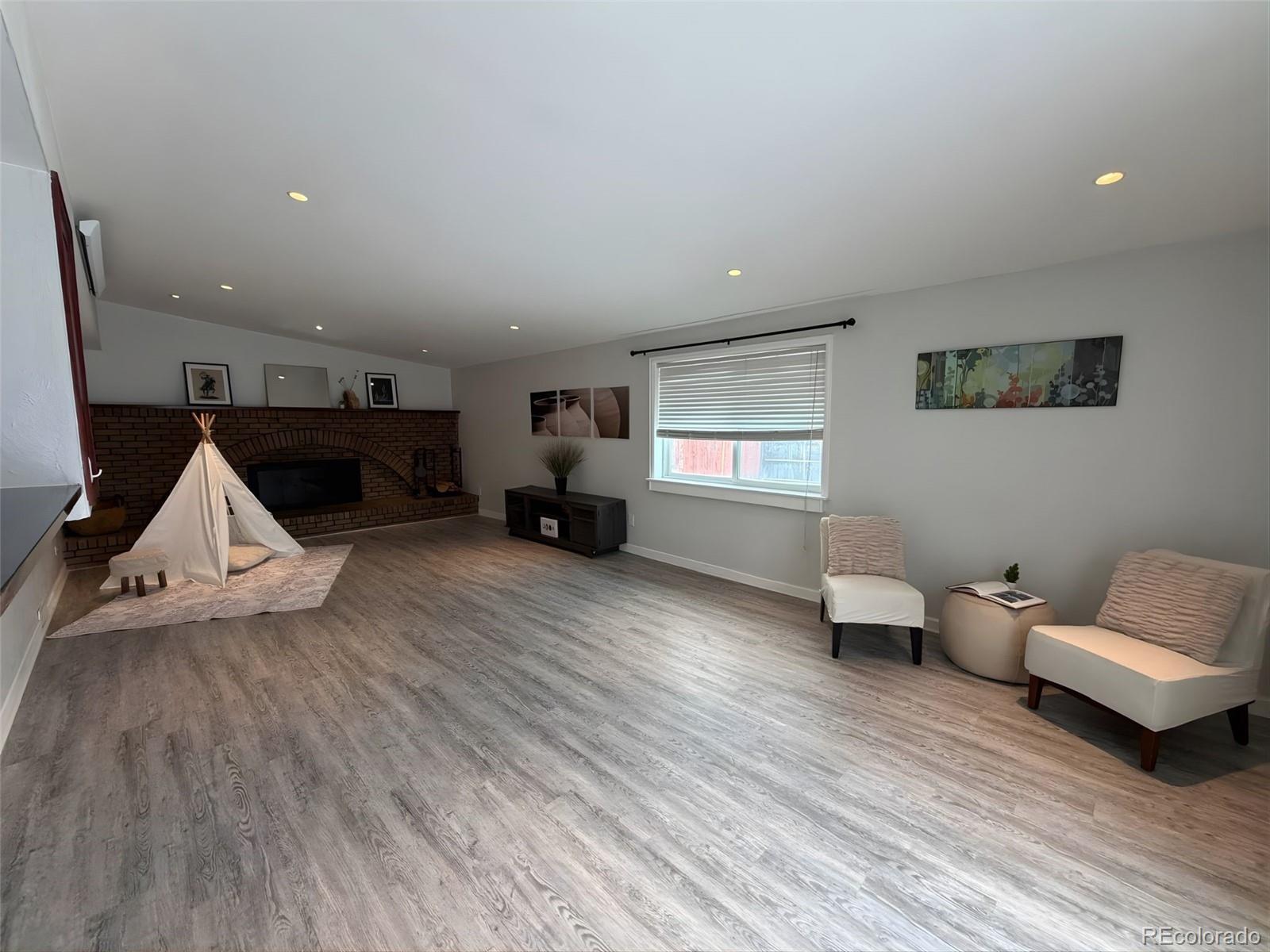 2154 S Fenton Street