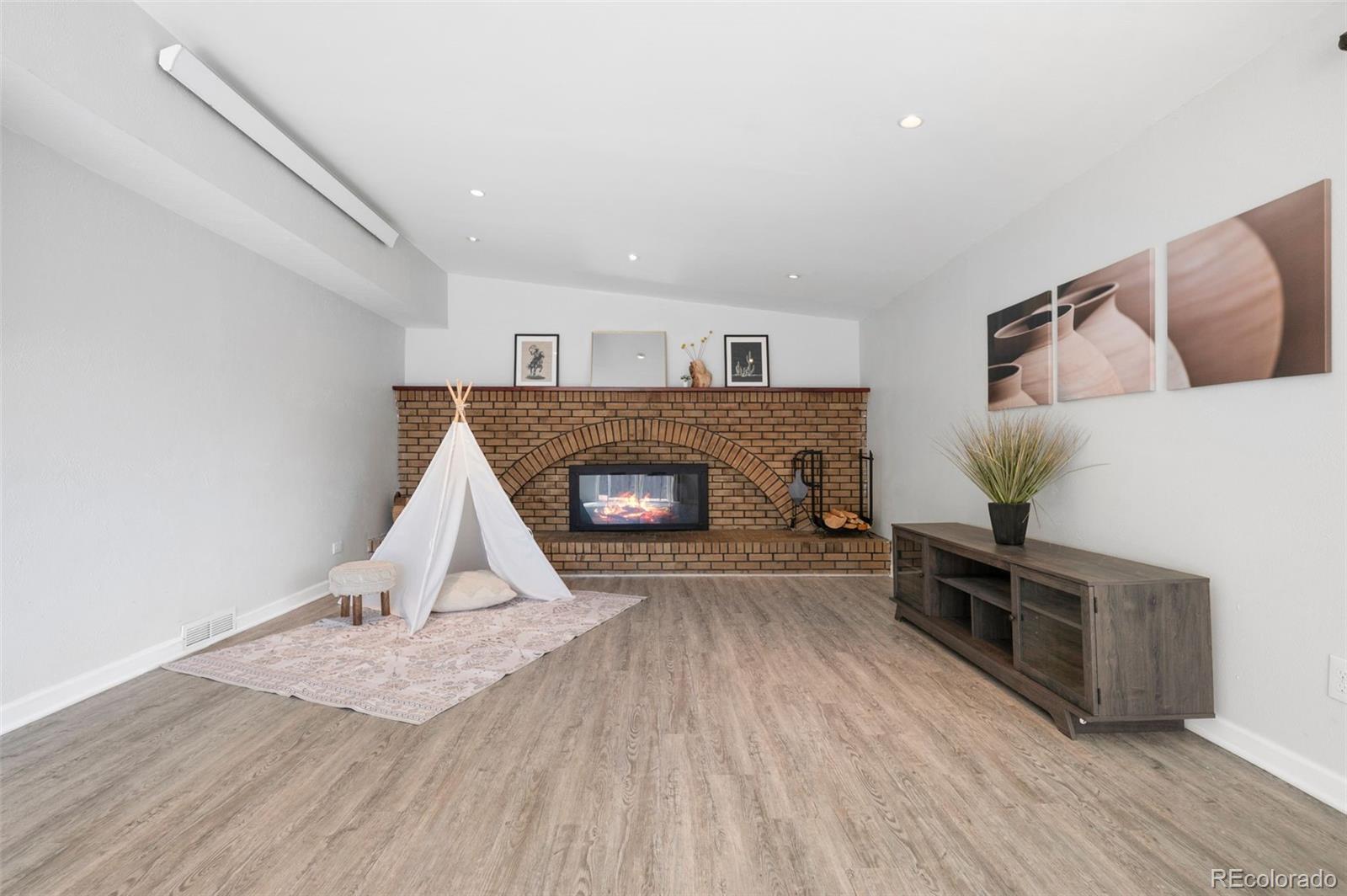 2154 S Fenton Street