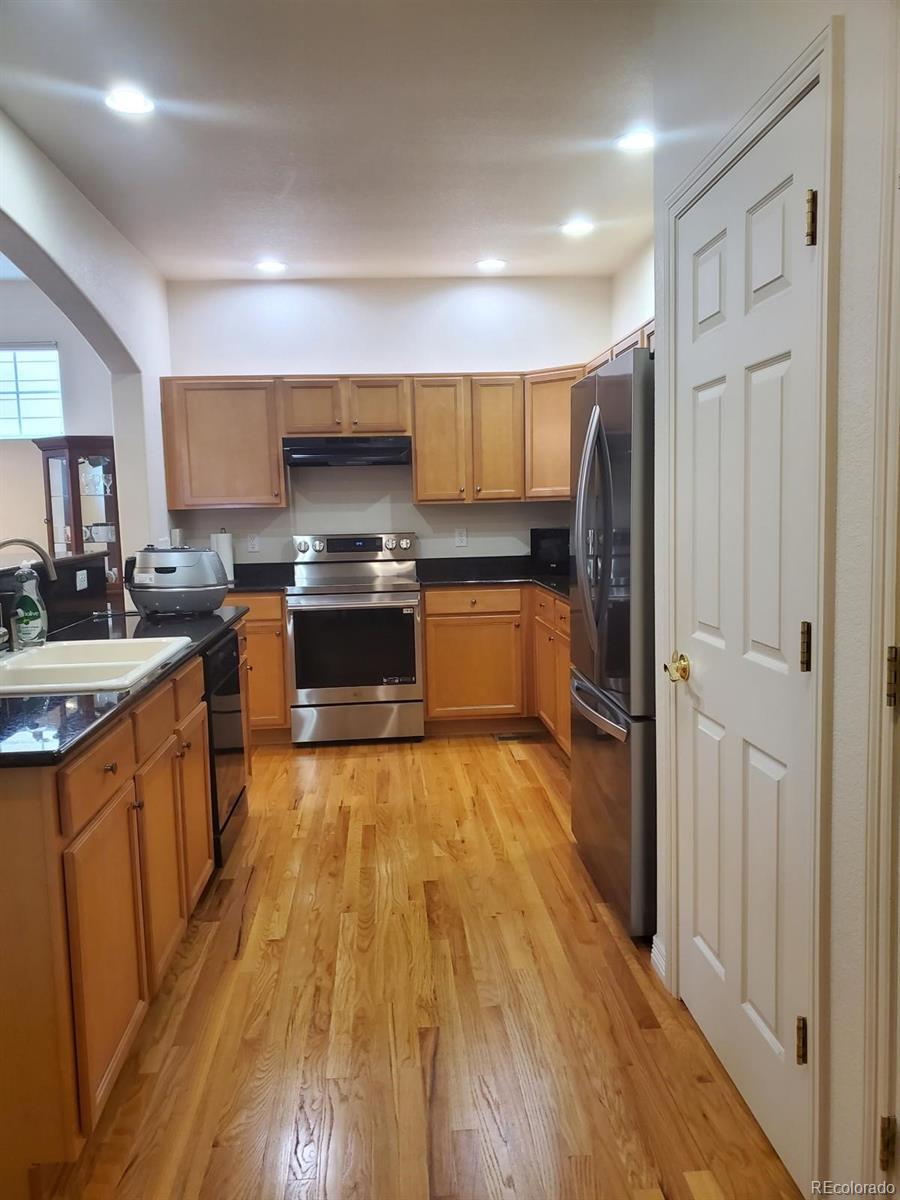 5892 W 94th Place