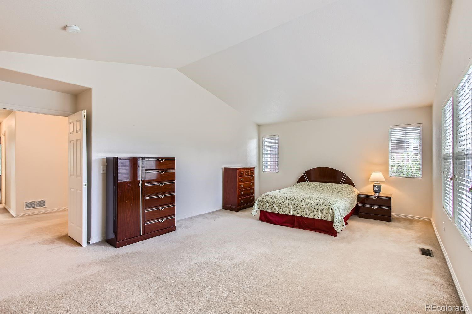5892 W 94th Place