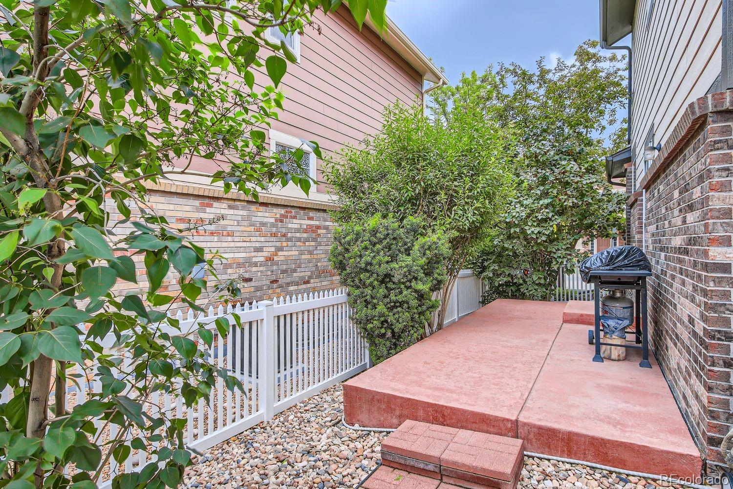 5892 W 94th Place