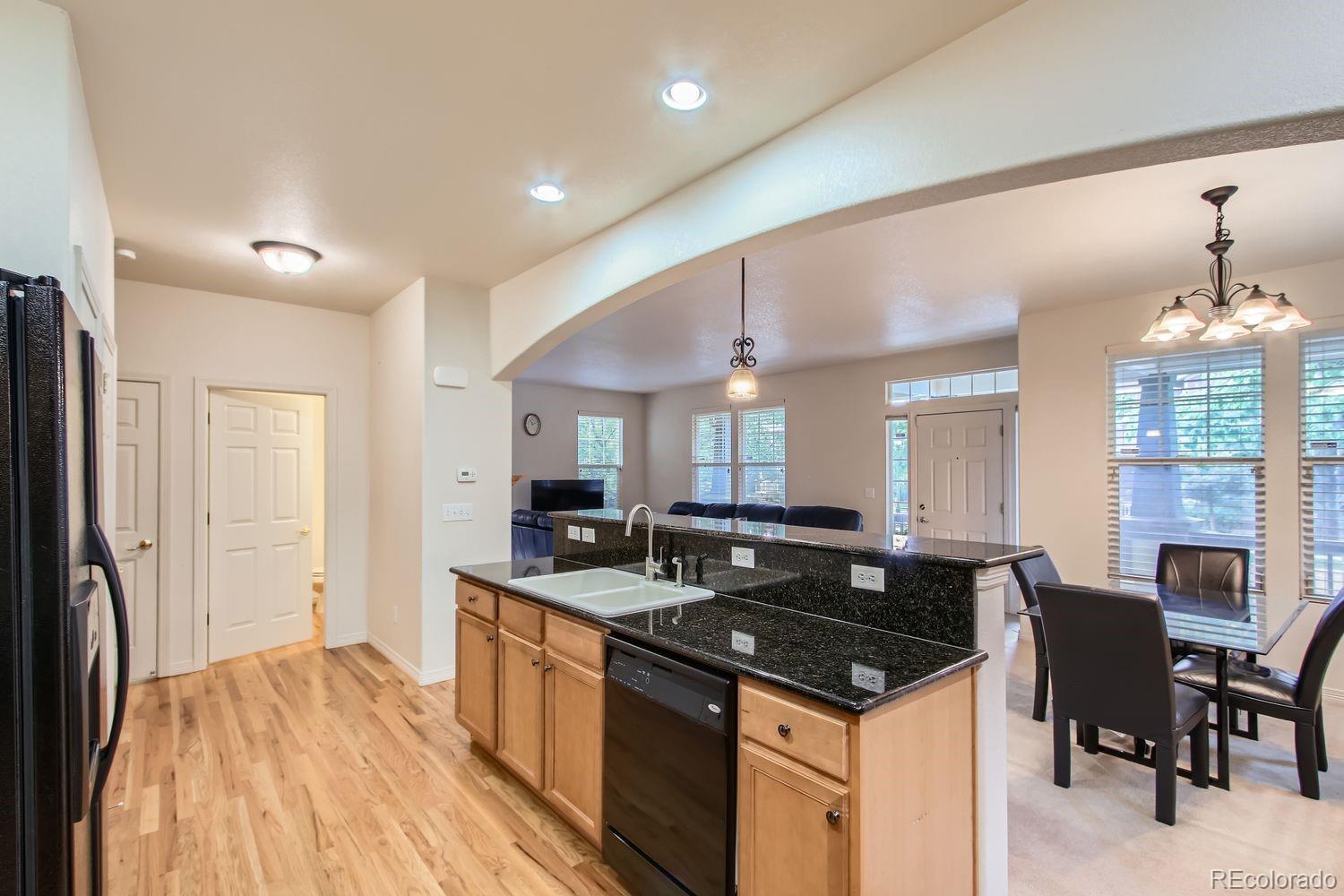 5892 W 94th Place