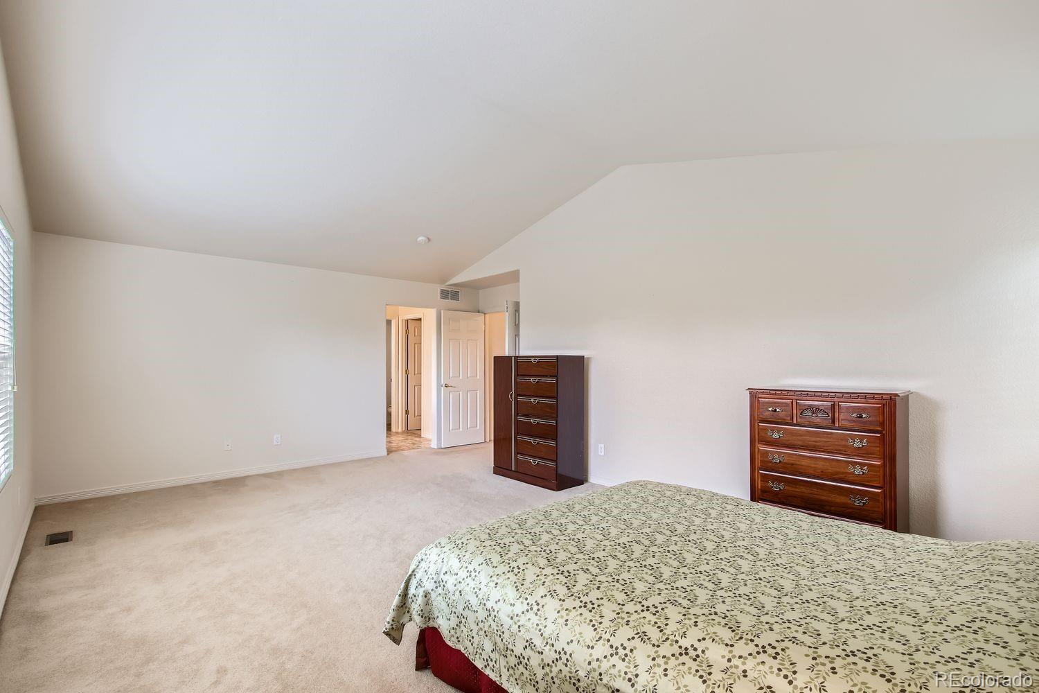 5892 W 94th Place