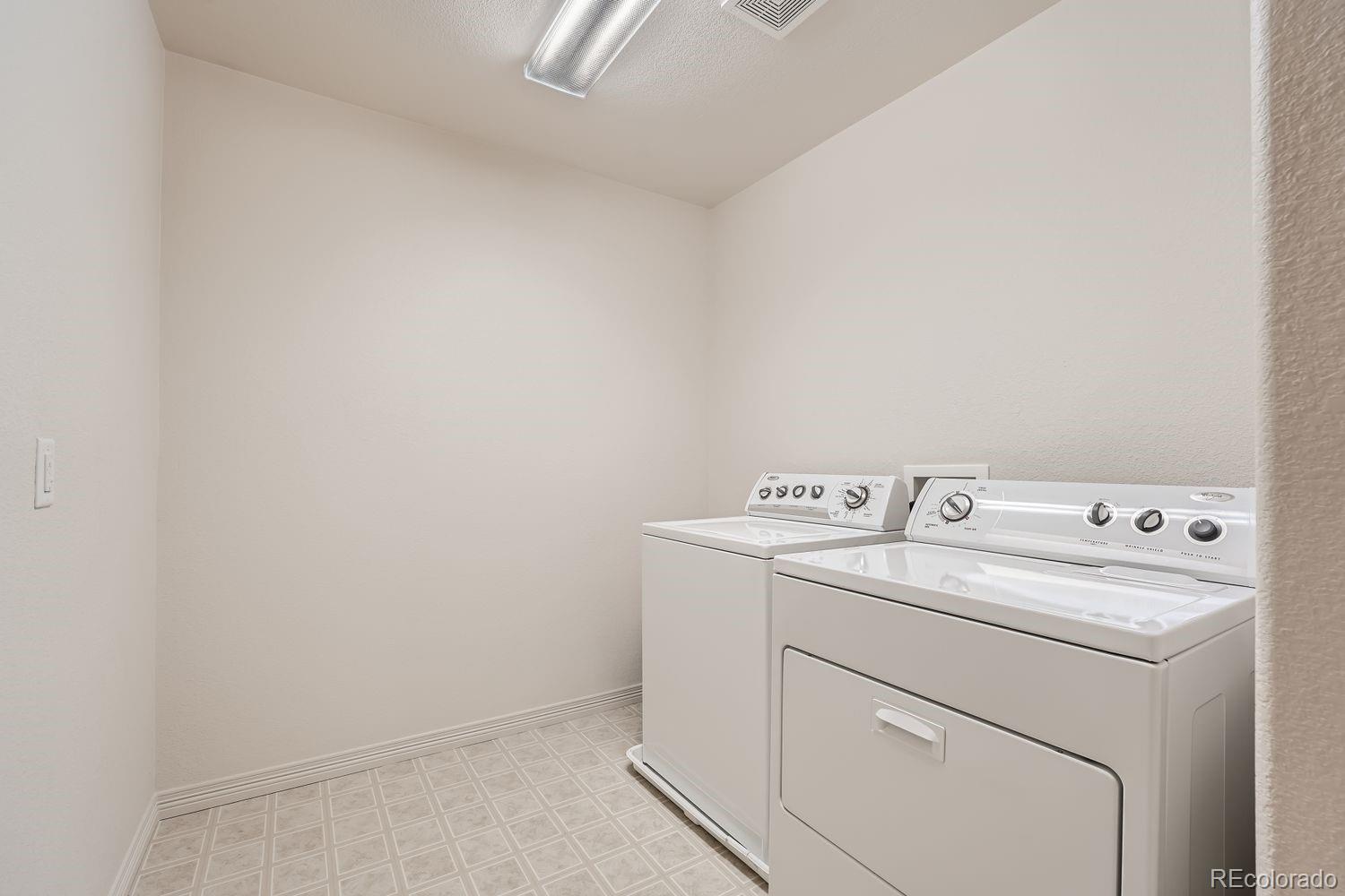 5892 W 94th Place