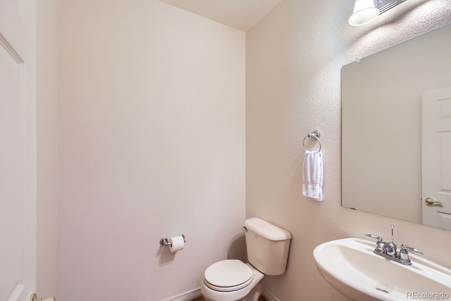 5892 W 94th Place