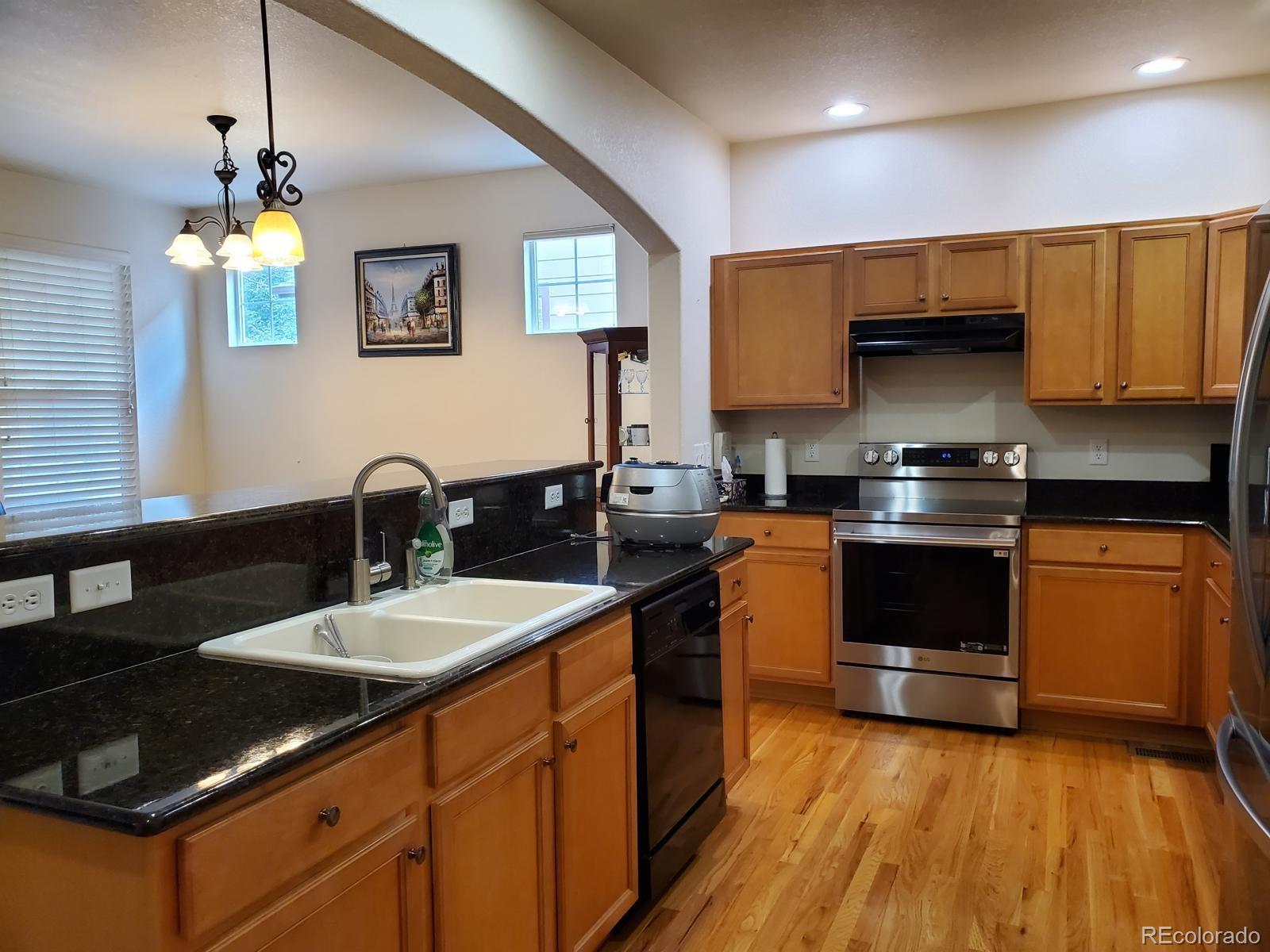 5892 W 94th Place