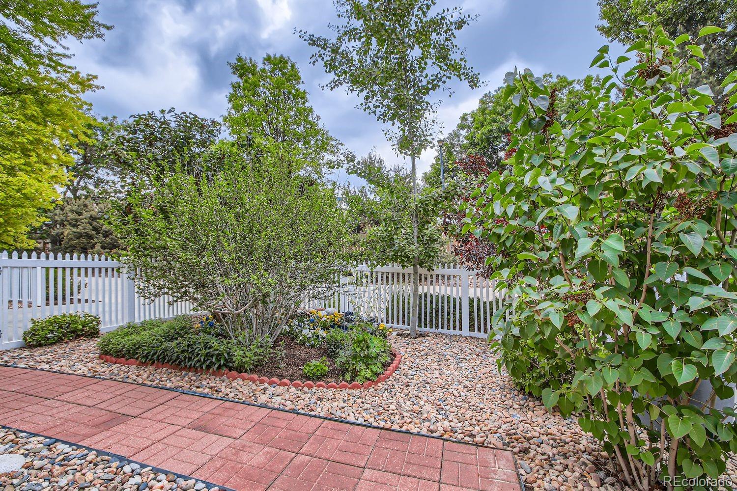 5892 W 94th Place