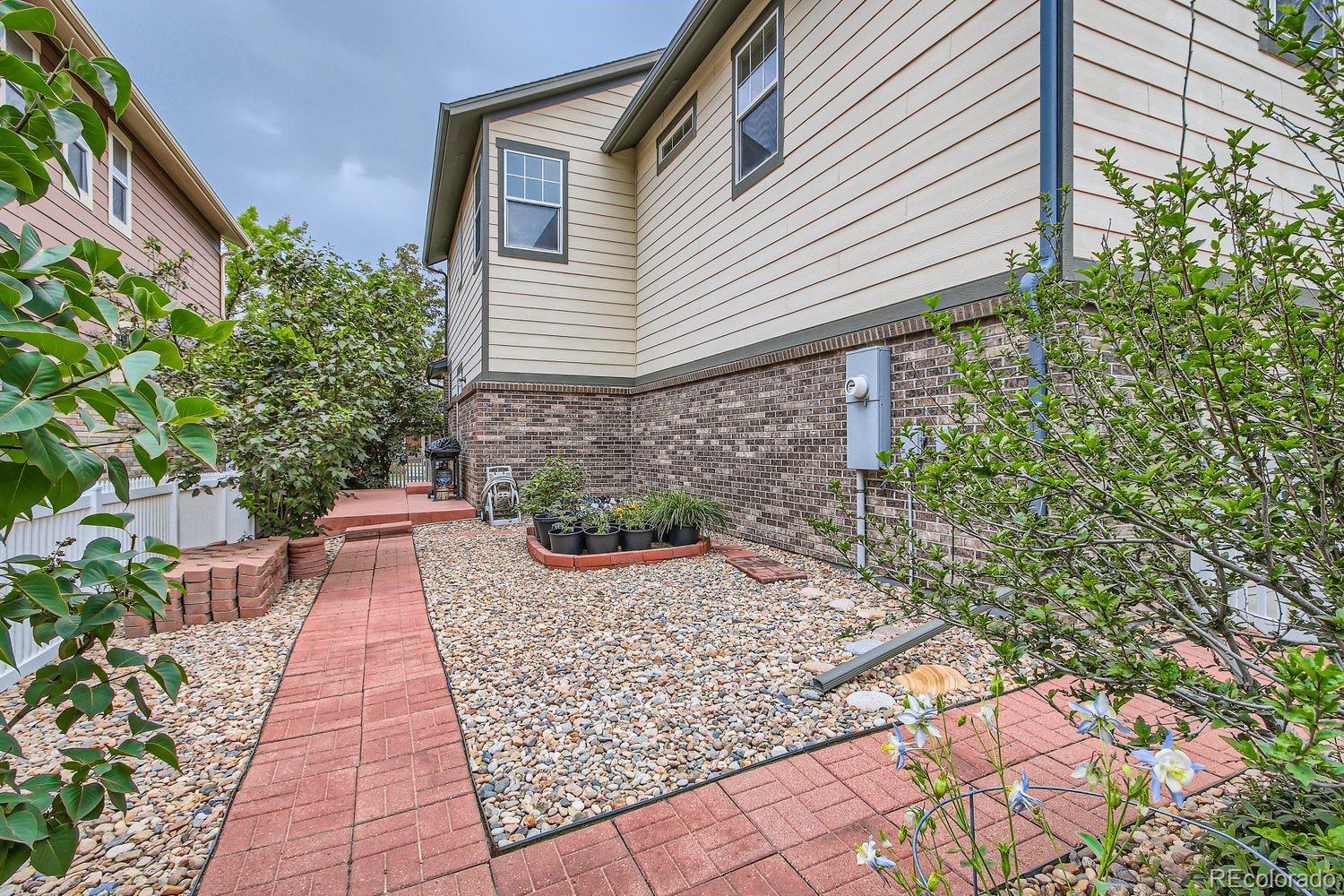5892 W 94th Place