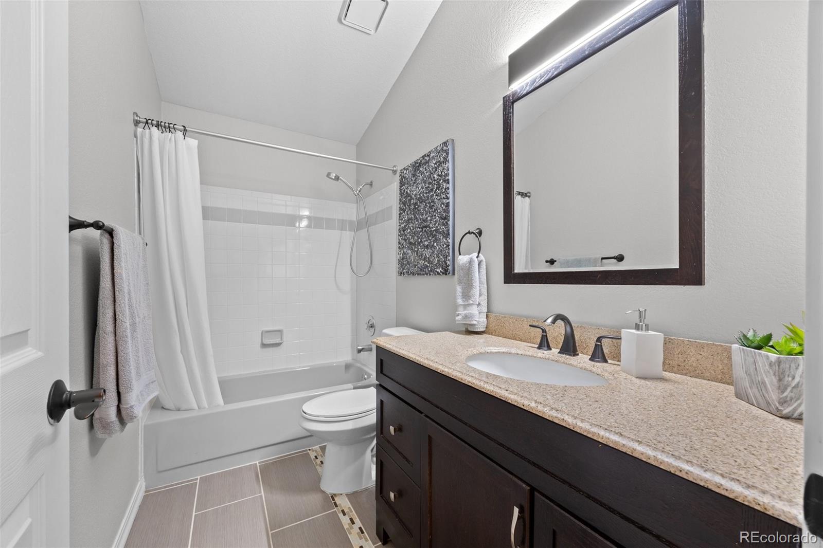 5410 S Vivian Street