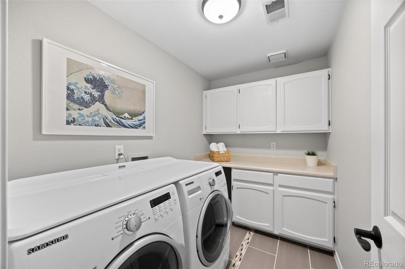 5410 S Vivian Street