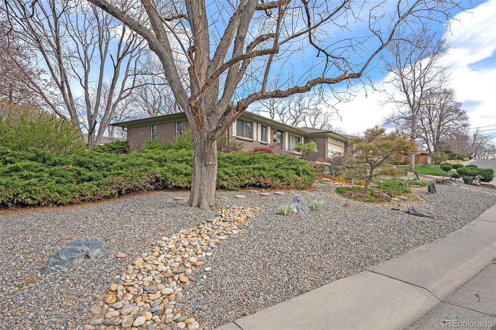 1781 S Valentine Way