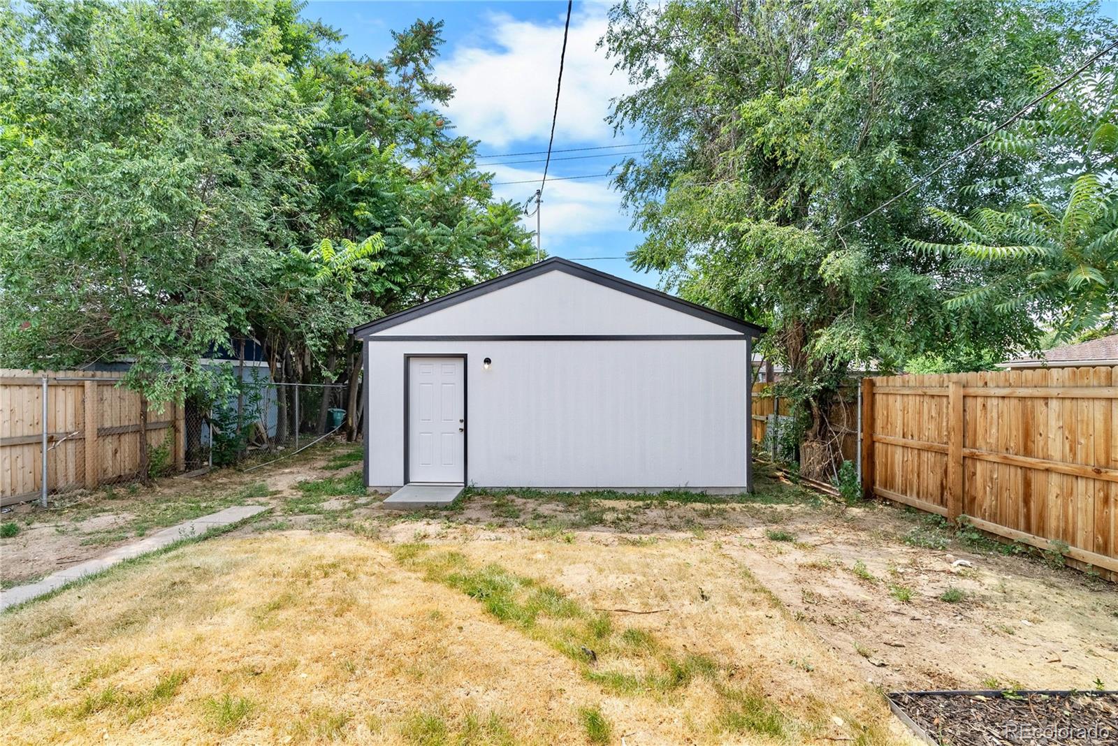 3135 N Columbine Street