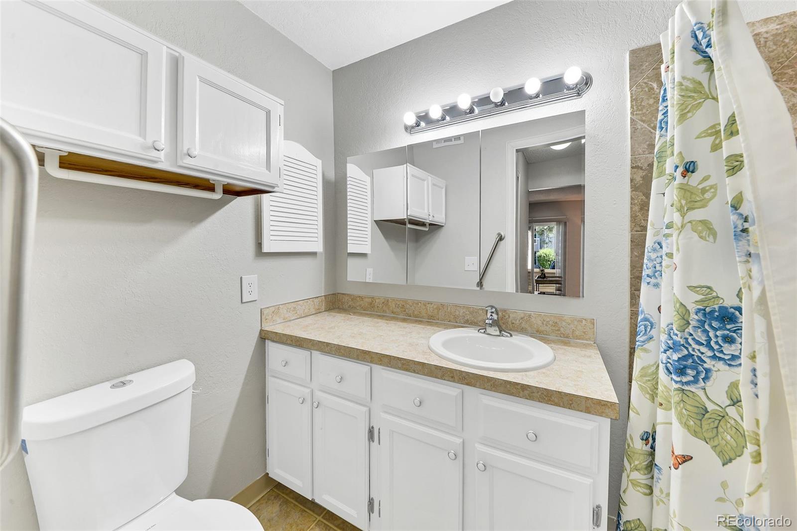 5735 W Atlantic Place Unit: 101