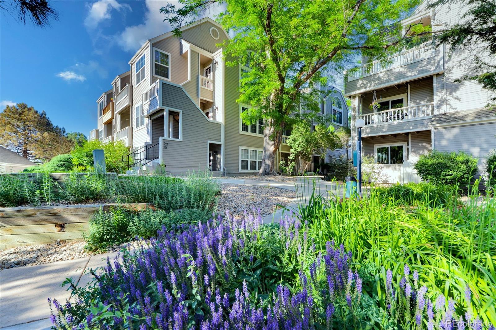 5735 W Atlantic Place Unit: 101
