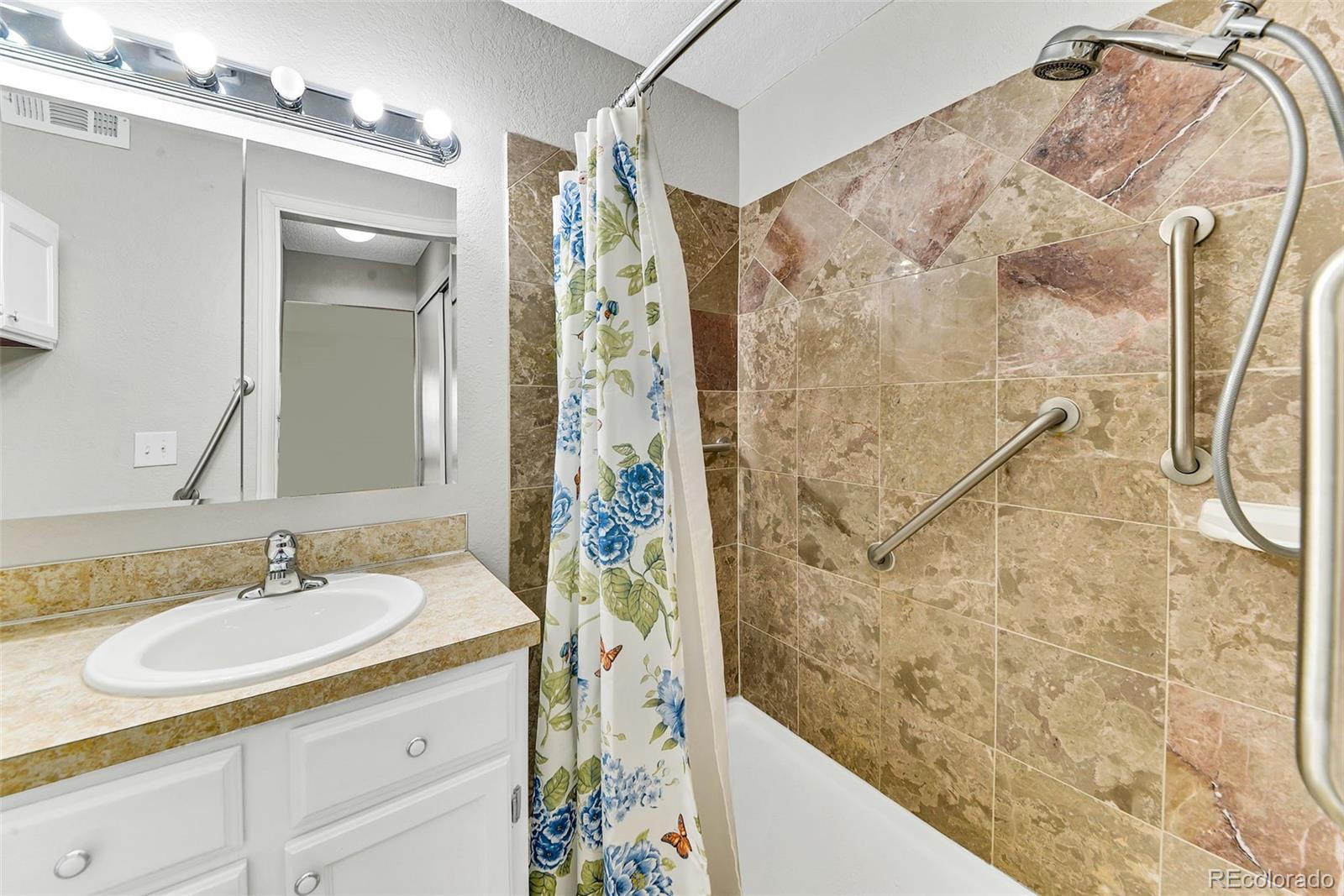 5735 W Atlantic Place Unit: 101