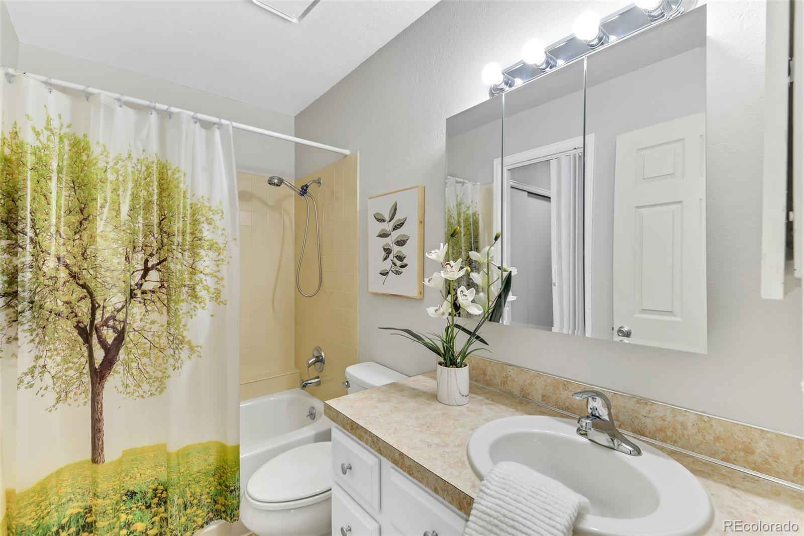 5735 W Atlantic Place Unit: 101