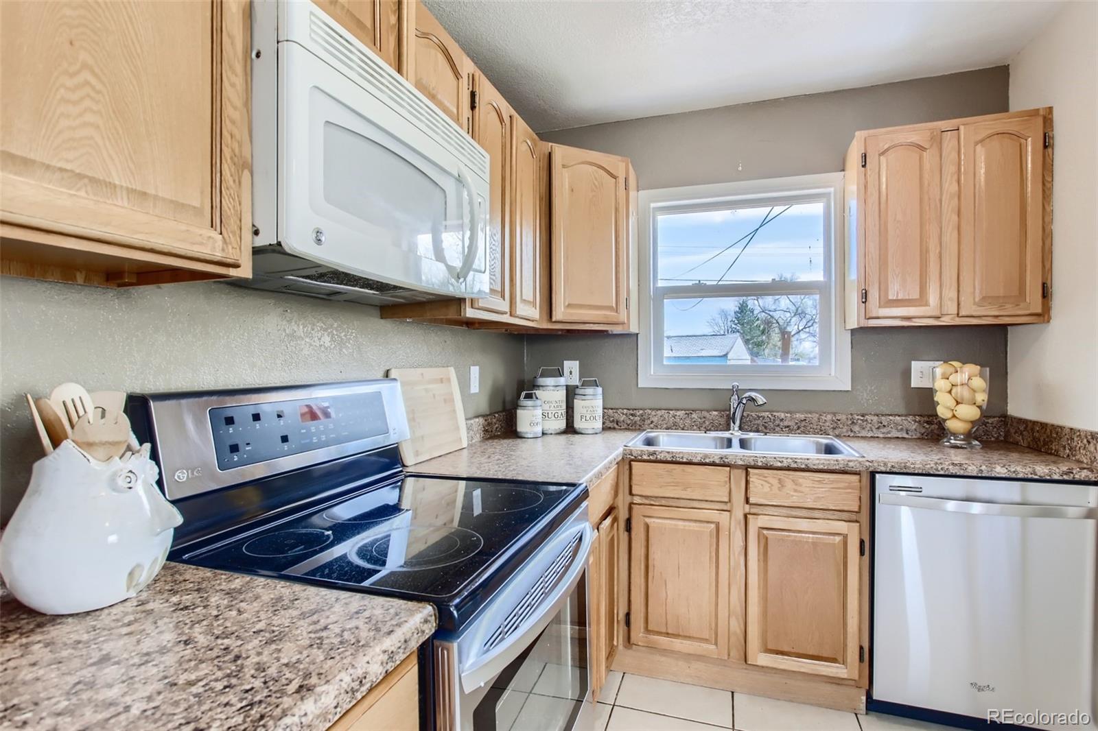 1076 S Raleigh Street